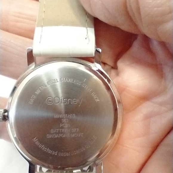 Minnie Mouse Charm Watch - Picture 5 of 10